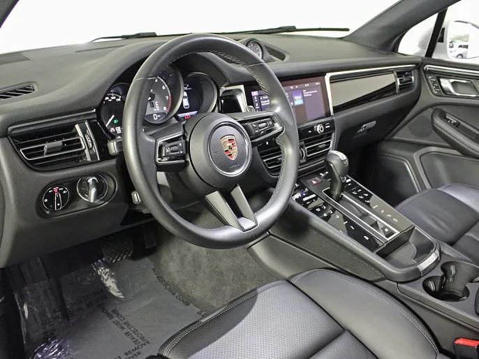 2023 Porsche Macan