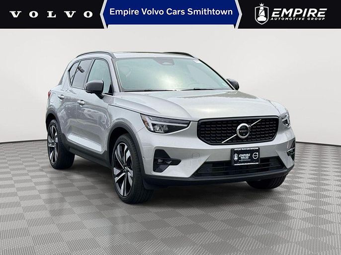 2023 Volvo XC40