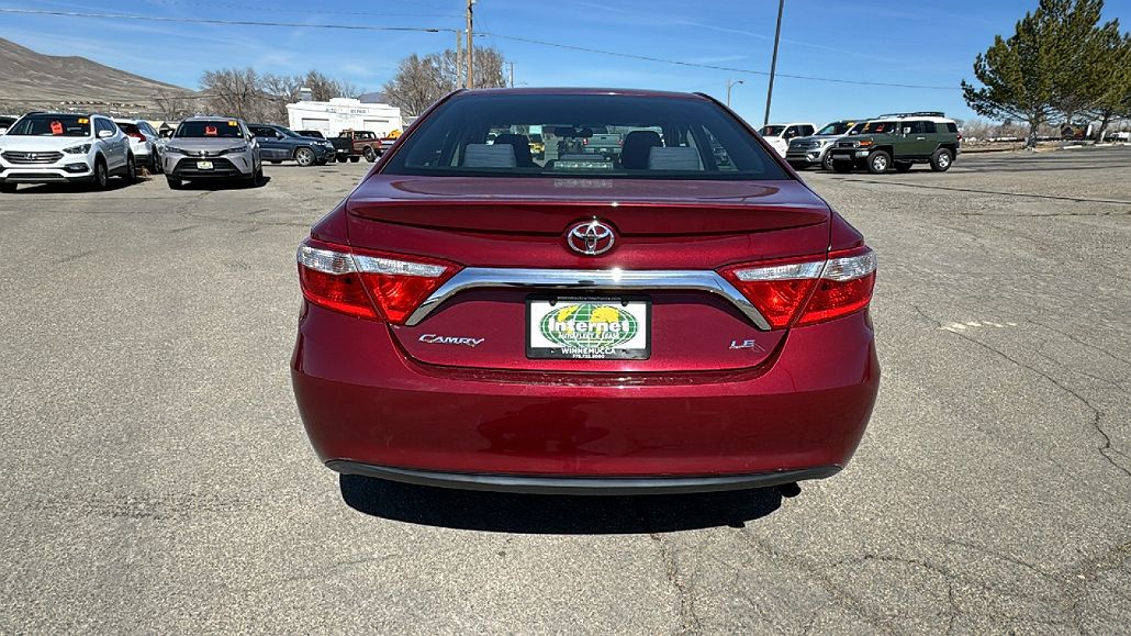 2016 Toyota Camry XLE image 3