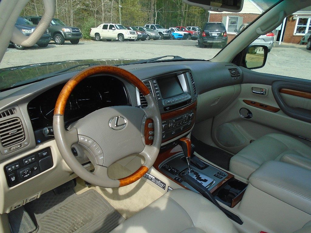2007 Lexus LX 470 image 6
