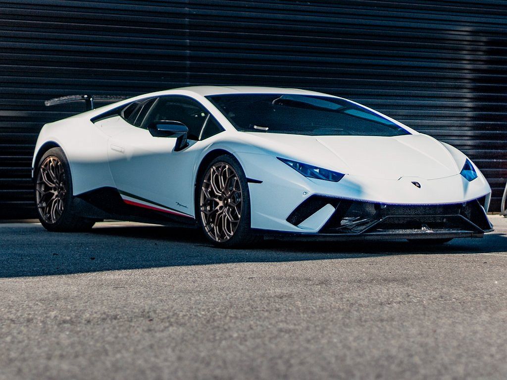 2018 Lamborghini Huracan Performante image 4