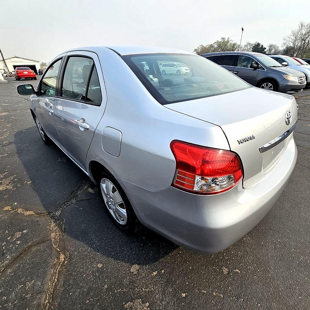 2007 Toyota Yaris null image 6