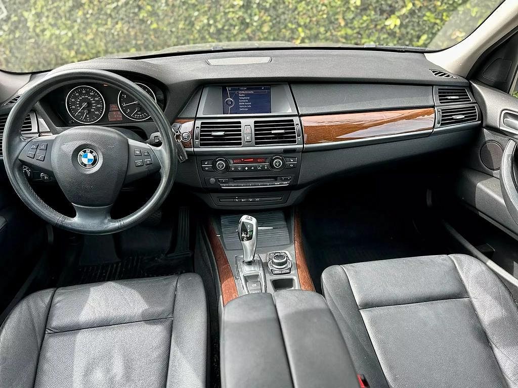 2010 BMW X5 xDrive30i image 9