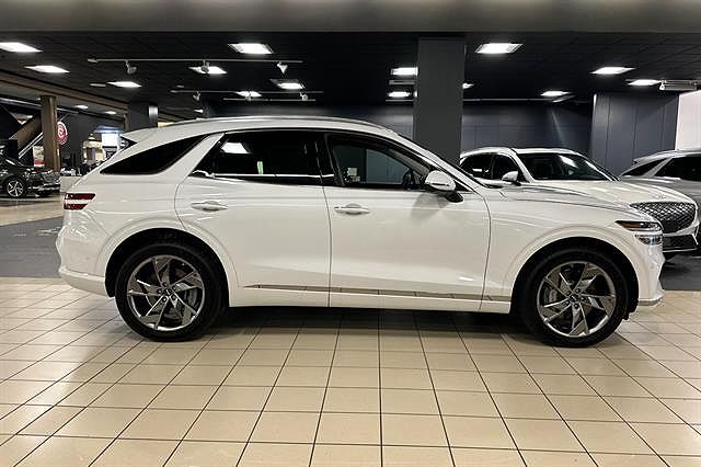 2025 Genesis GV70