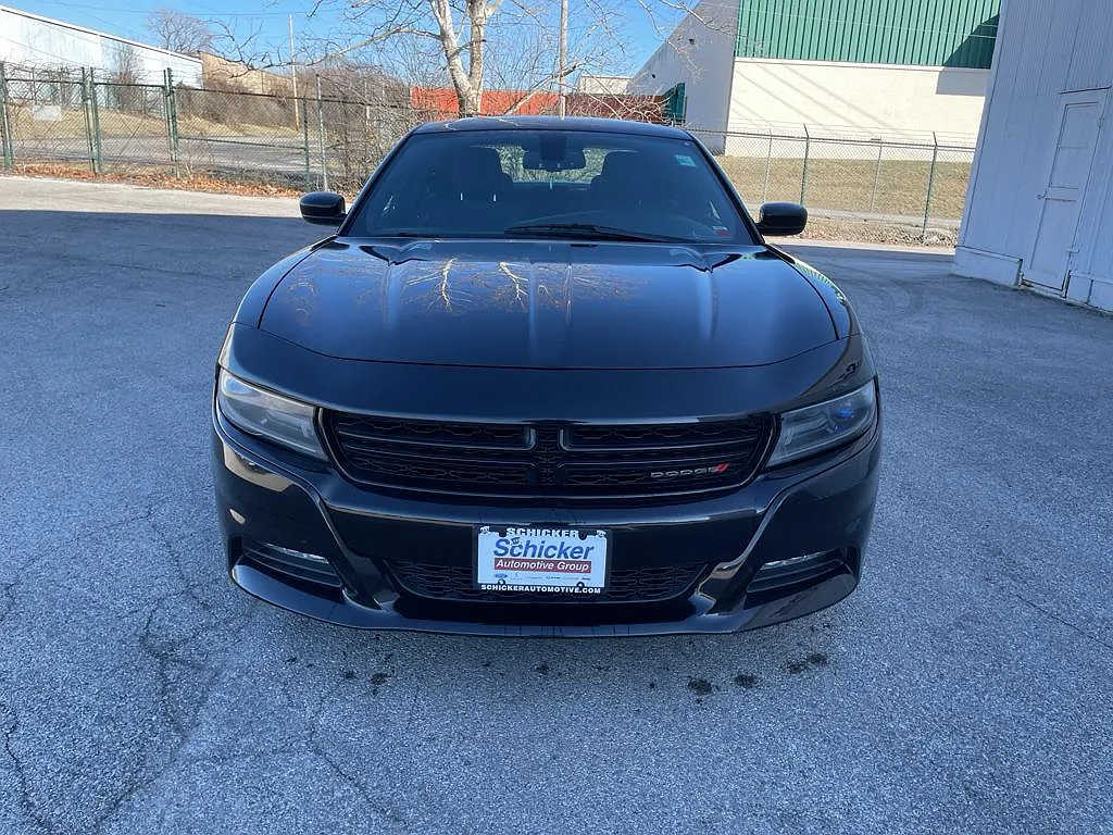 2016 Dodge Charger R/T image 2
