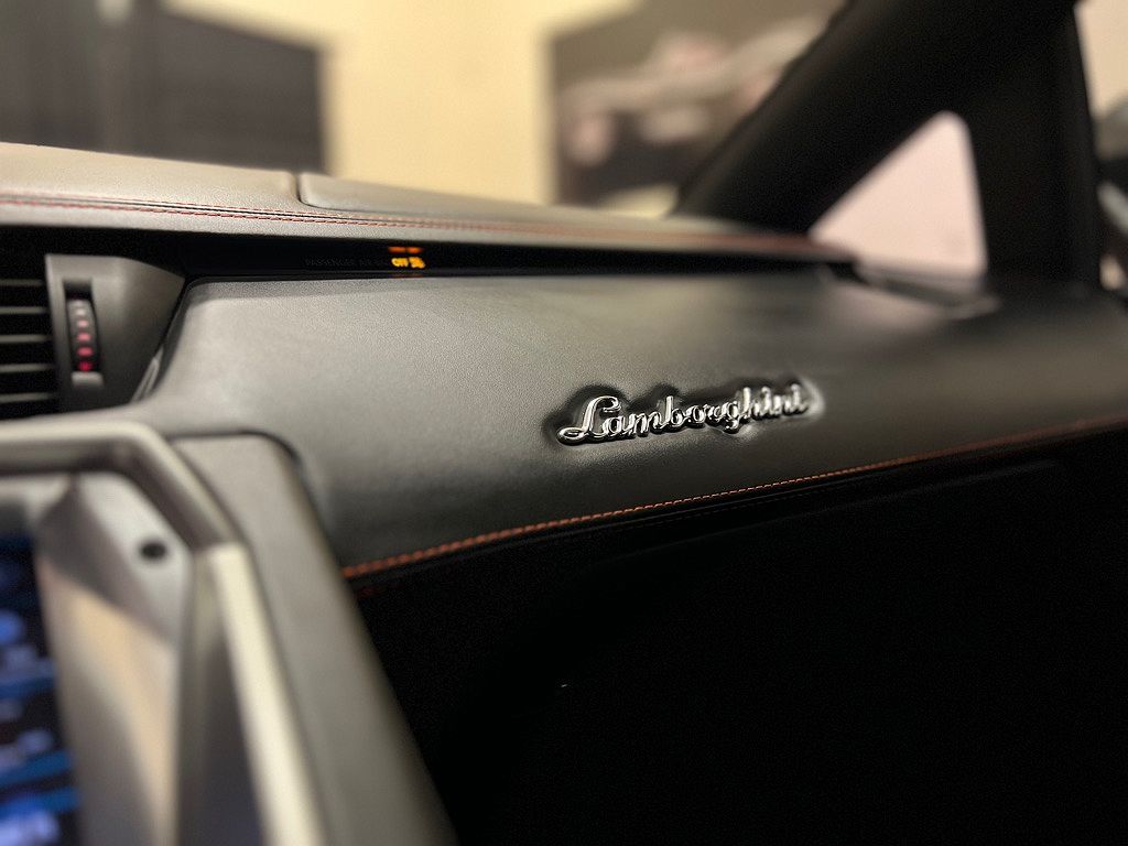 2012 Lamborghini Aventador LP700 image 46