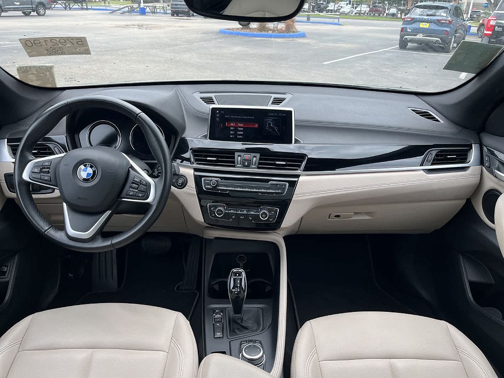 2022 BMW X1 xDrive28i image 3