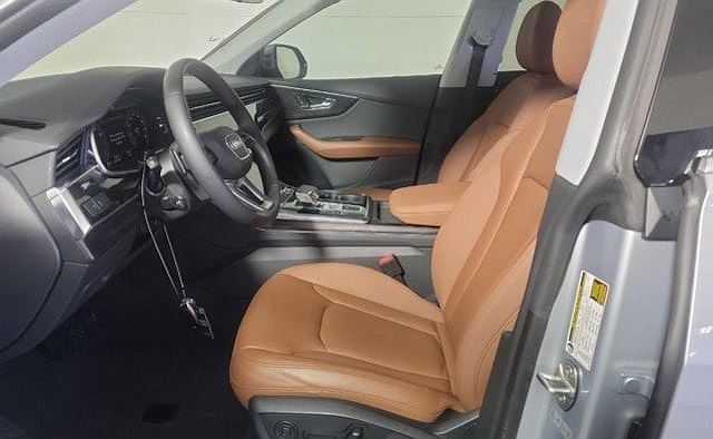 2022 Audi Q8 Premium image 2