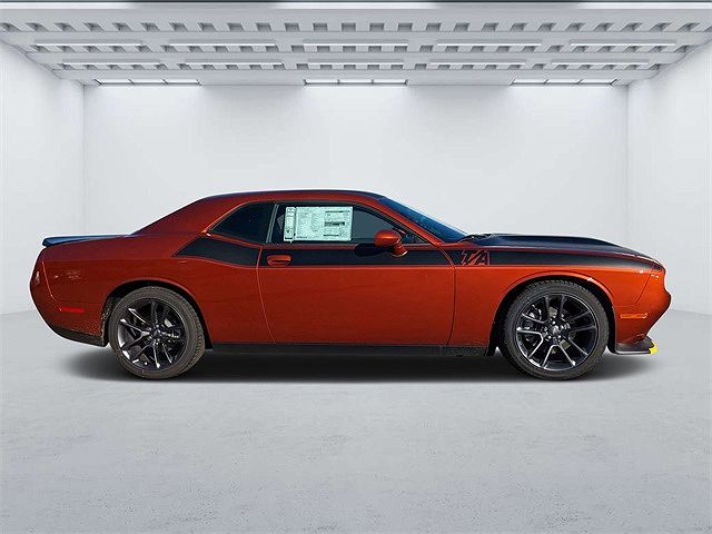 2023 Dodge Challenger R/T image 1