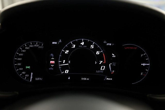 2017 Dodge Viper GTS image 17