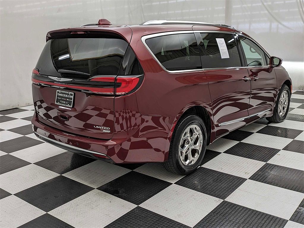 2021 Chrysler Pacifica Limited image 5