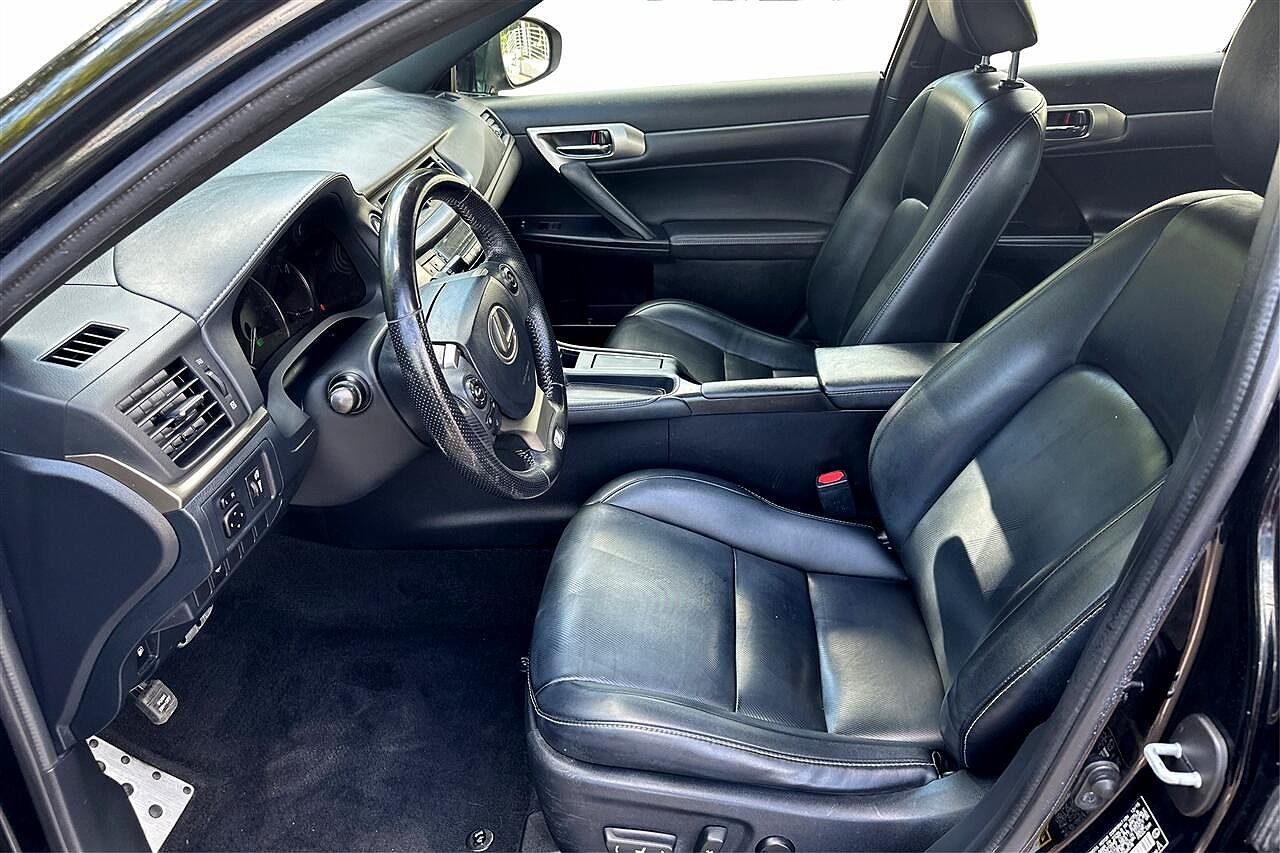2016 Lexus CT 200h image 8