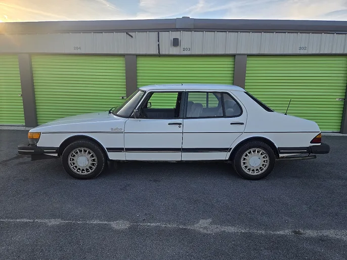 1985 Saab 900