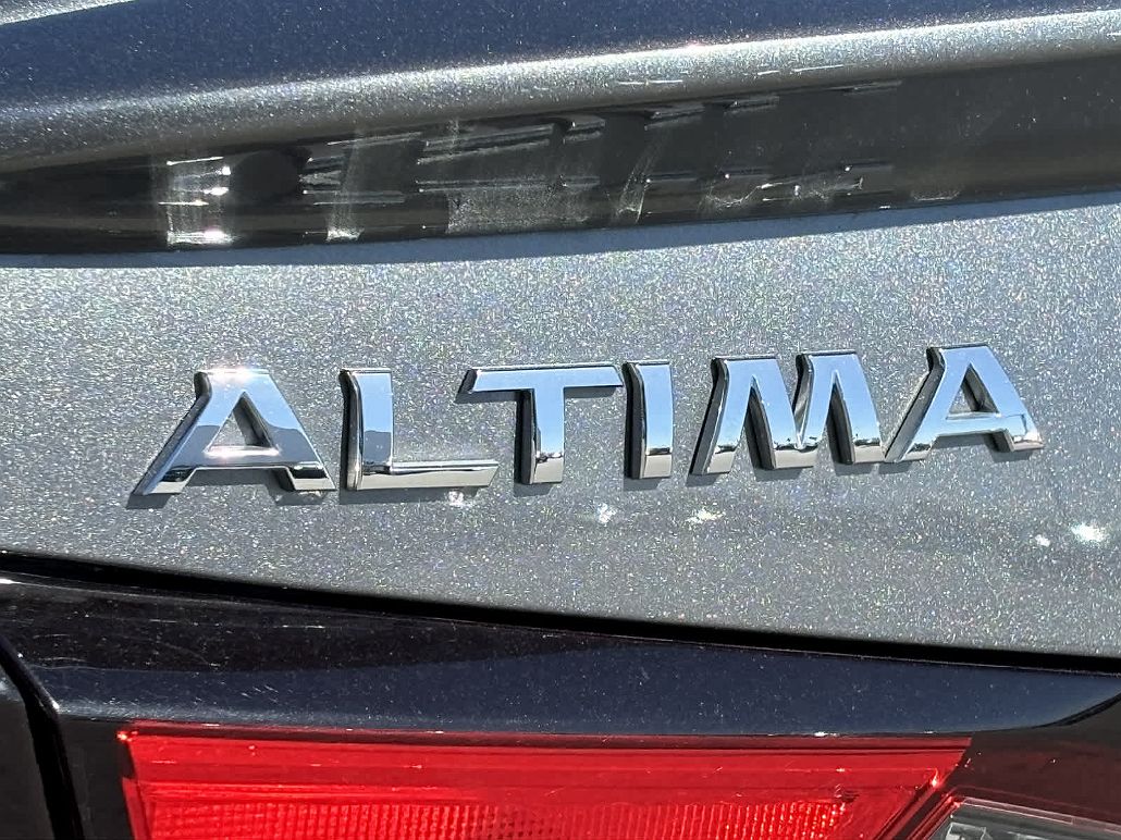 2019 Nissan Altima SL image 5