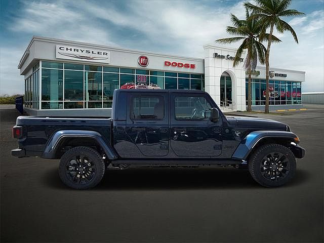2025 Jeep Gladiator