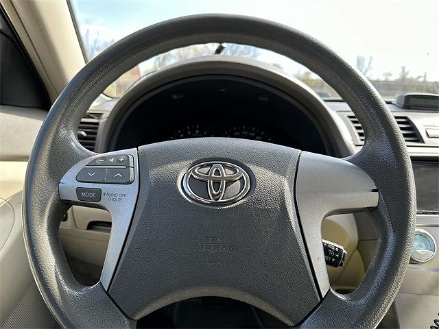 2009 Toyota Camry LE image 5