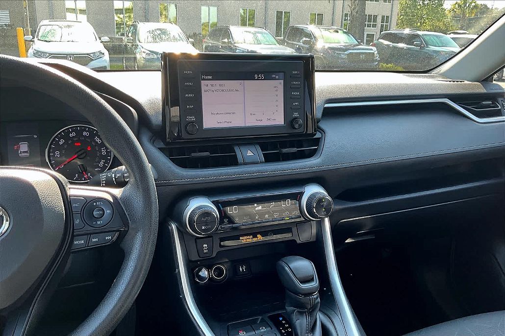 2019 Toyota RAV4 XLE image 5