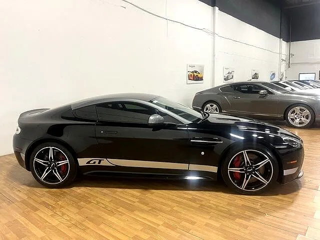 2016 Aston Martin V8 Vantage