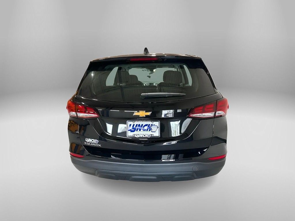 2024 Chevrolet Equinox LS image 3