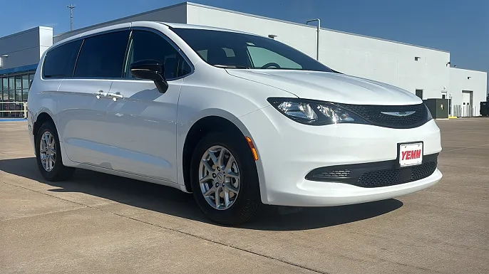 2025 Chrysler Voyager