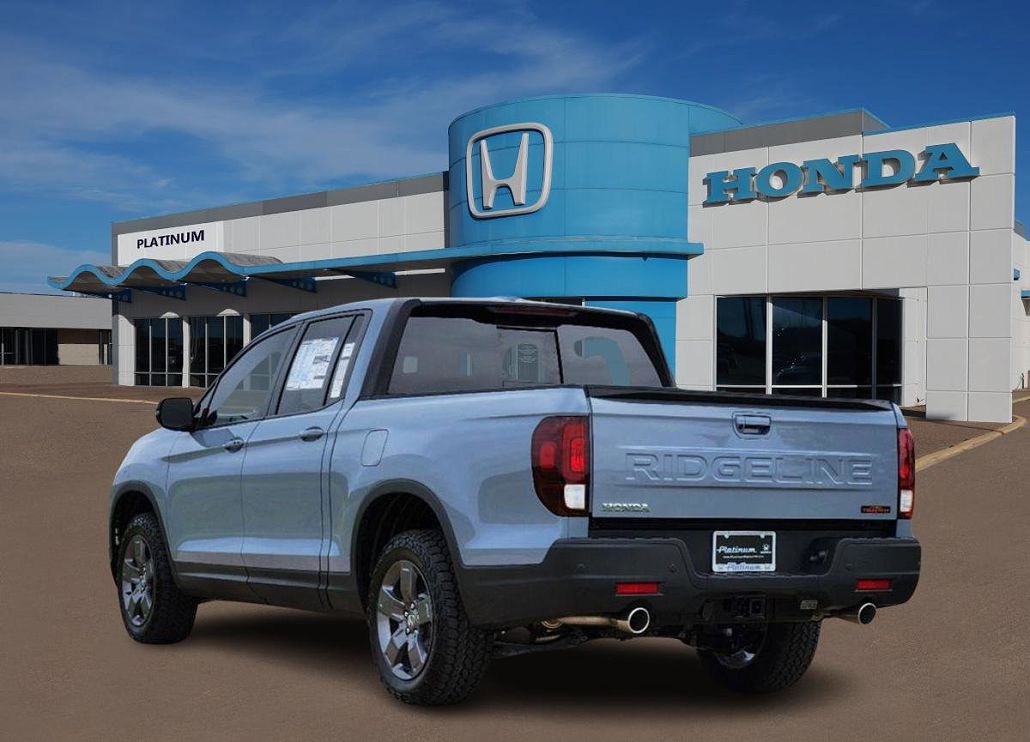 2024 Honda Ridgeline TrailSport image 2