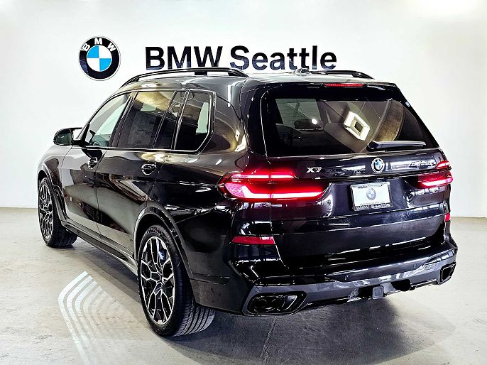 2025 BMW X7