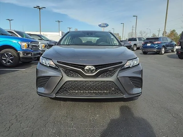 2019 Toyota Camry L image 1