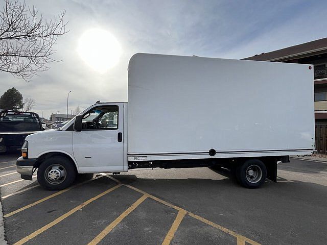 2019 Chevrolet Express 3500 image 3