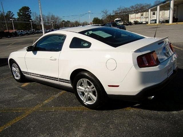 2011 Ford Mustang null image 22