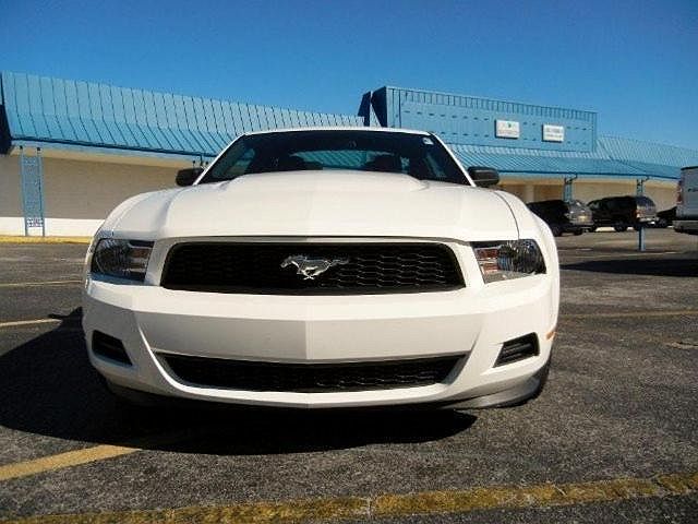 2011 Ford Mustang null image 2