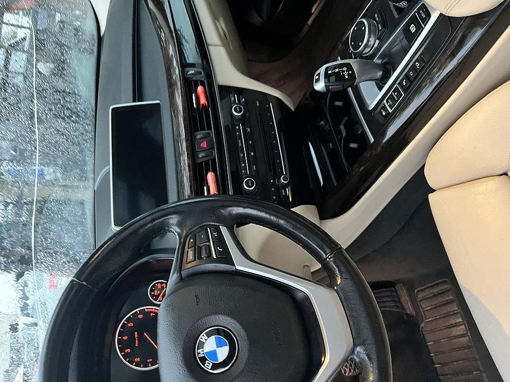 2016 BMW X5 xDrive35i image 6