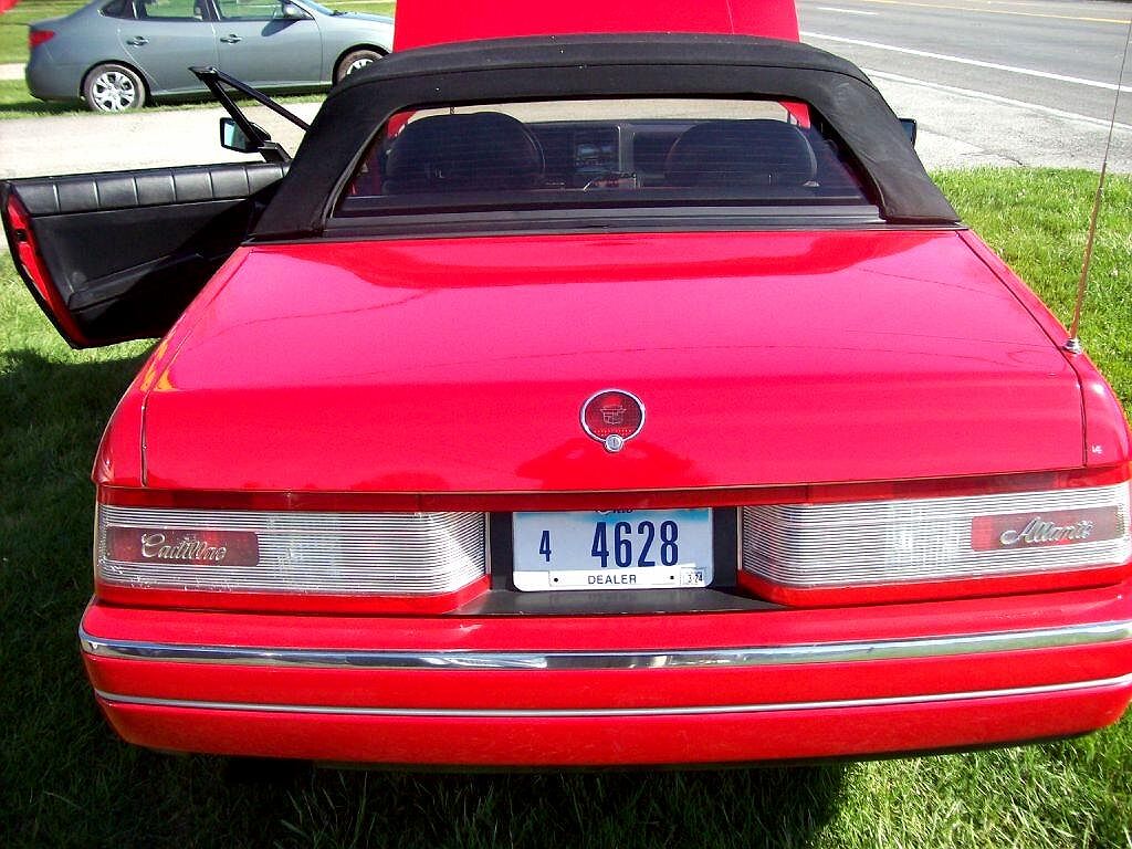 1991 Cadillac Allante null image 9