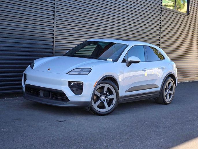 2025 Porsche Macan
