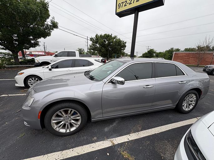 2017 Chrysler 300