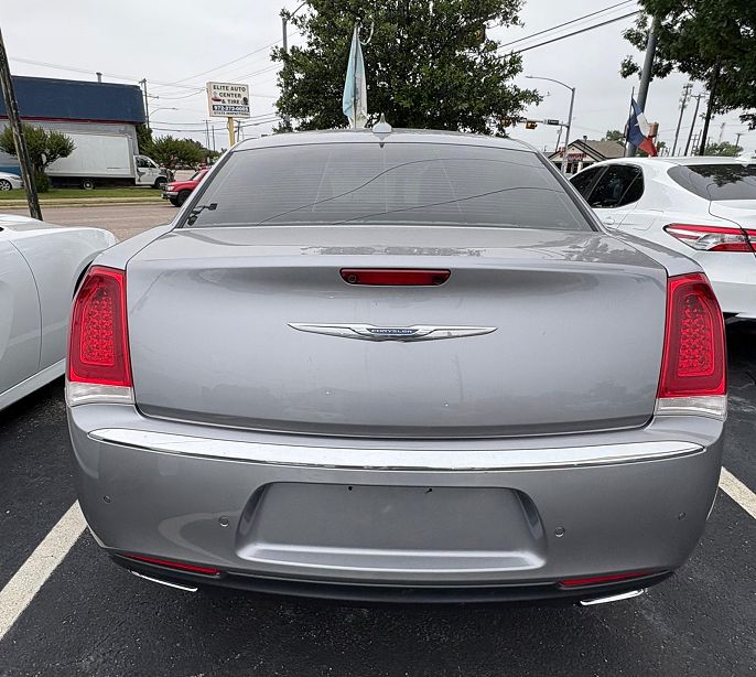 2017 Chrysler 300