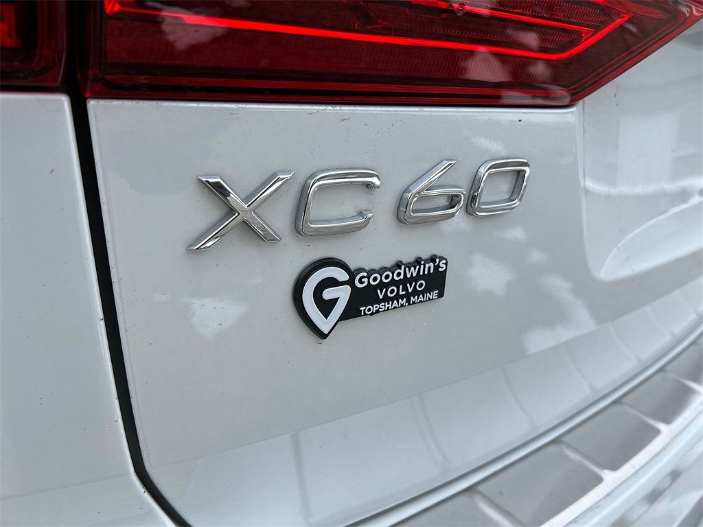 2023 Volvo XC60 T8 Plus image 4