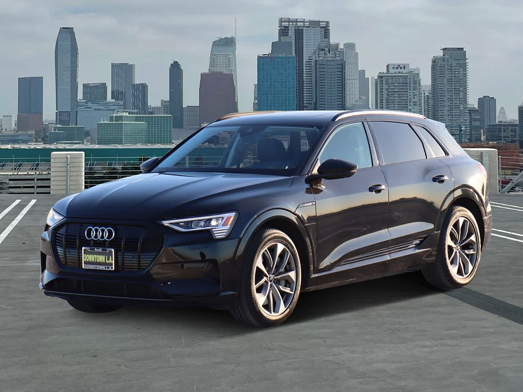 2021 Audi e-tron Premium Plus image 0