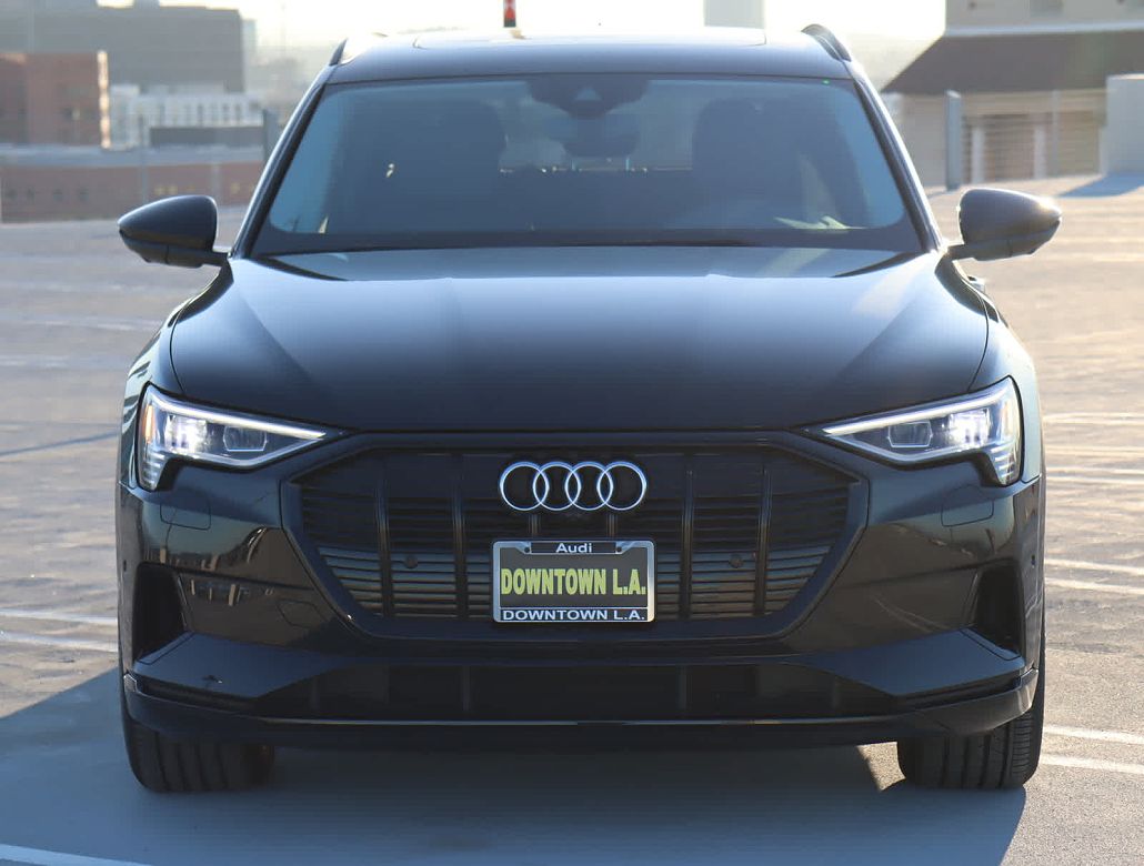 2021 Audi e-tron Premium Plus image 1