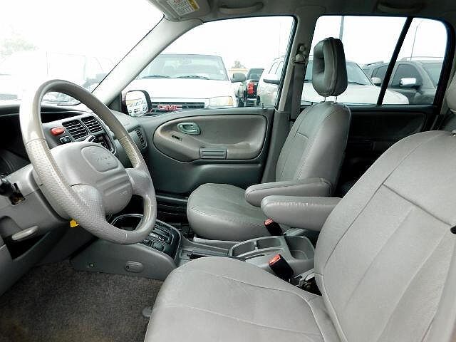 2002 Chevrolet Tracker LT image 9