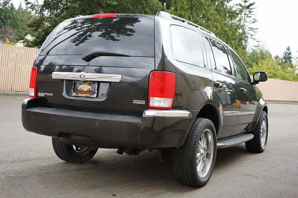 2007 Chrysler Aspen Limited Edition image 4