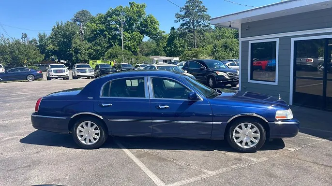 2011 Lincoln Town Car