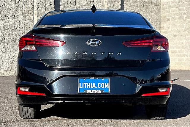 2020 Hyundai Elantra SEL image 4