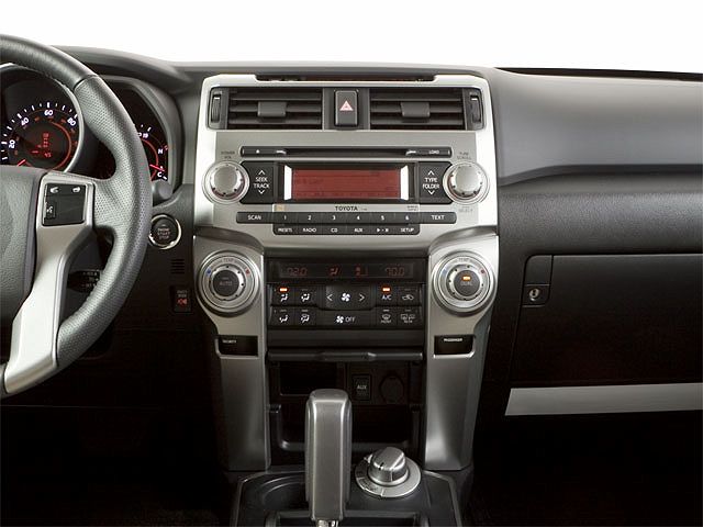 2010 Toyota 4Runner null image 18