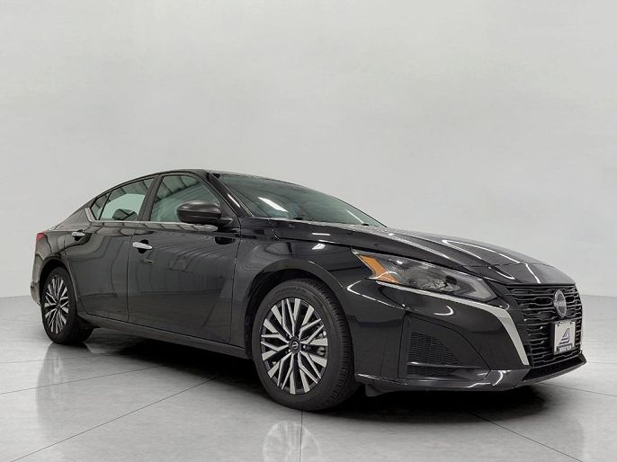 2025 Nissan Altima