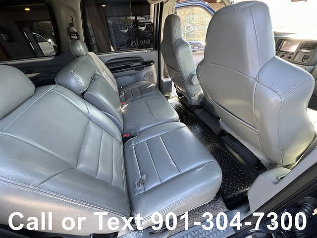 2005 Ford Excursion XLT image 28