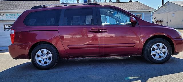 2006 Kia Sedona EX image 1