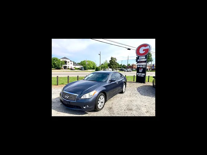 2011 Infiniti M56