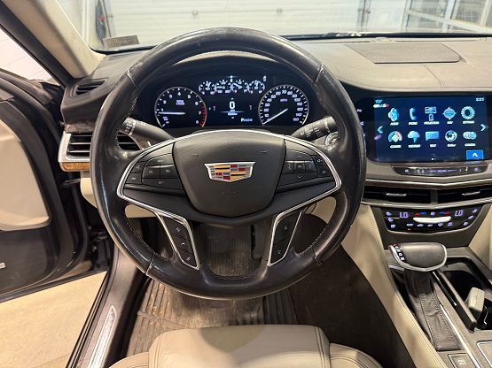 2018 Cadillac CT6 Luxury photo 2