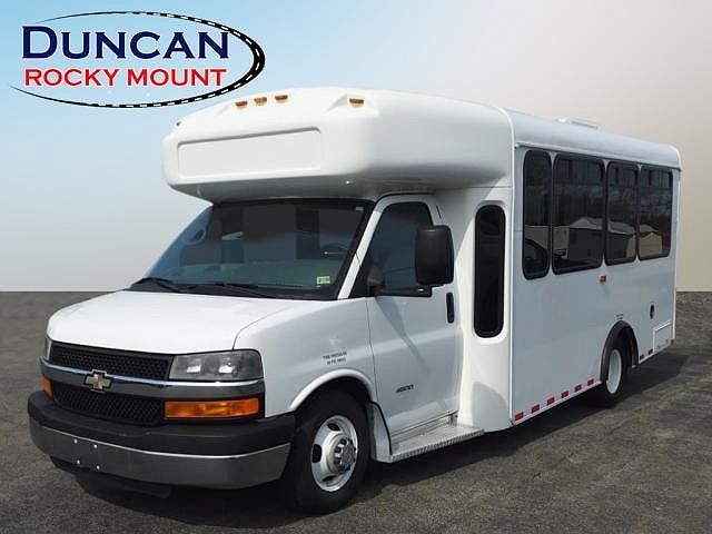 2014 Chevrolet Express 4500 image 0
