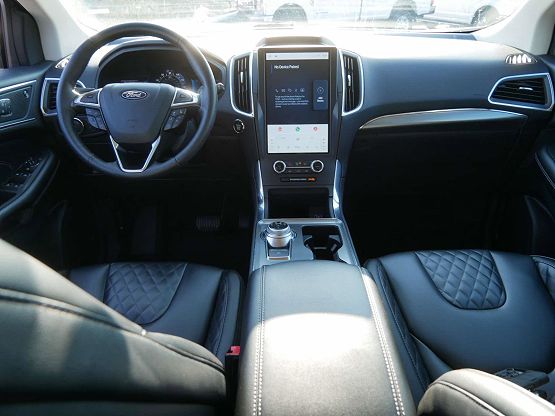 2024 Ford Edge Titanium photo 10